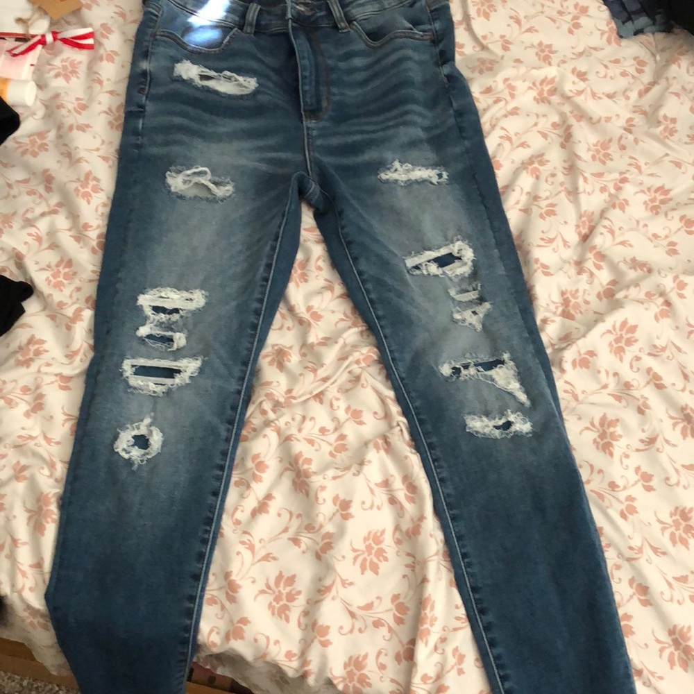Distressed American eagle jeans